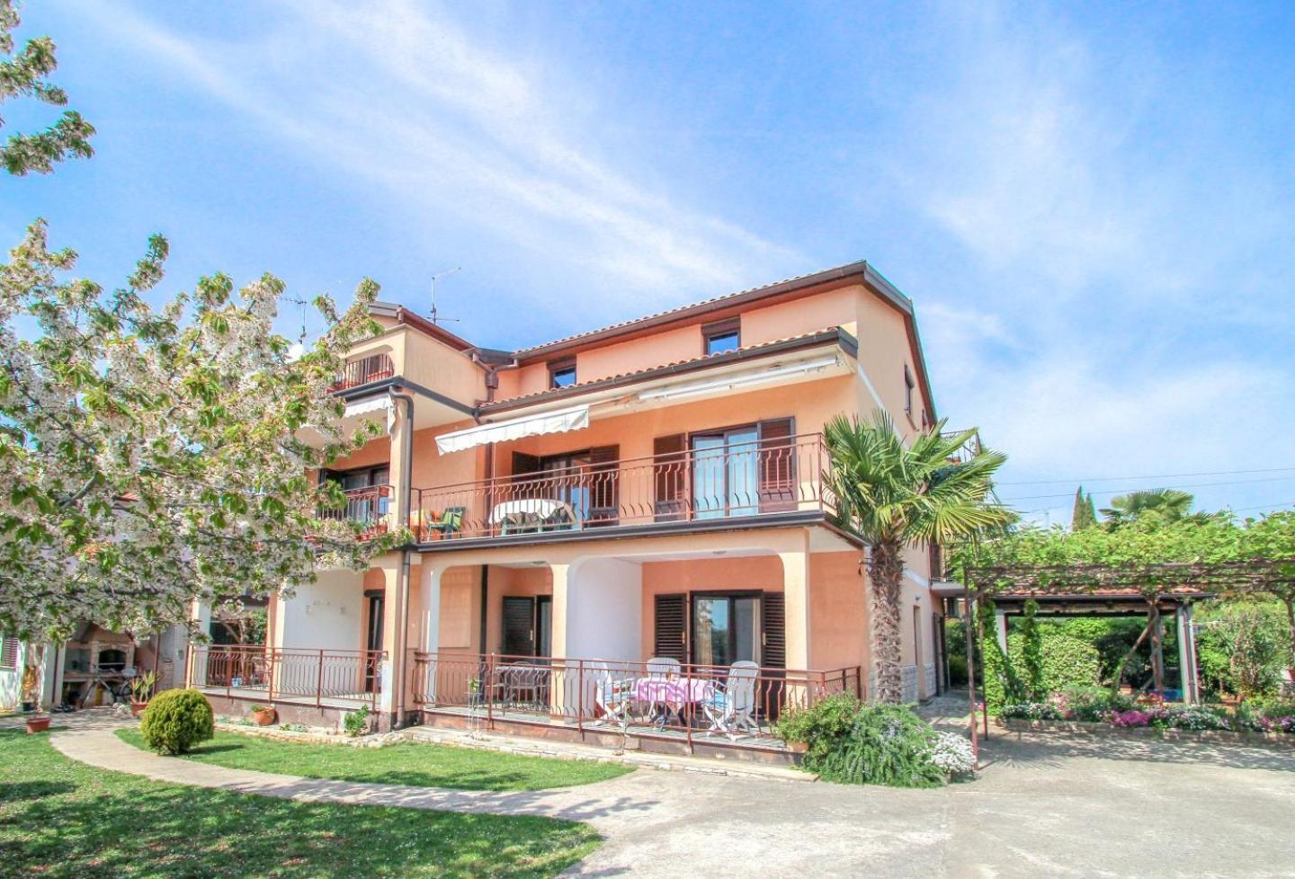 Apartments Maria Novigrad Istria Eksteriør billede