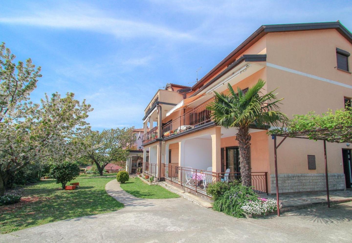 Apartments Maria Novigrad Istria Eksteriør billede